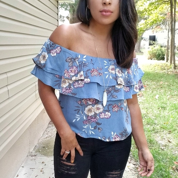 FLASH SALE⚡BLEU FORTRESS RUFFLE FLORAL TOP - Picture 2 of 11